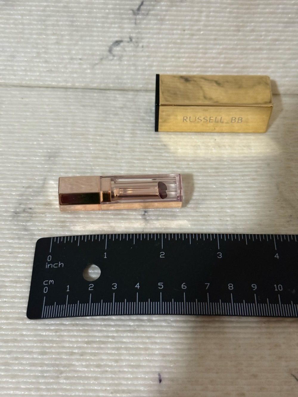 Lip Idôle Squalane-12 Butterglow Hydrating Lip Balm: Million-Dollar Berry - Picture 8 of 8